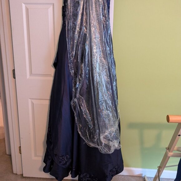 NWT La Femme 27033SC Stretch Satin Mother of the Bride Dress Navy Blue size 6 - Picture 9 of 9